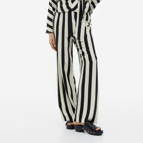 Black and White Striped Elastic Waist Pull On Pants H&M - Picture 1 of 9
